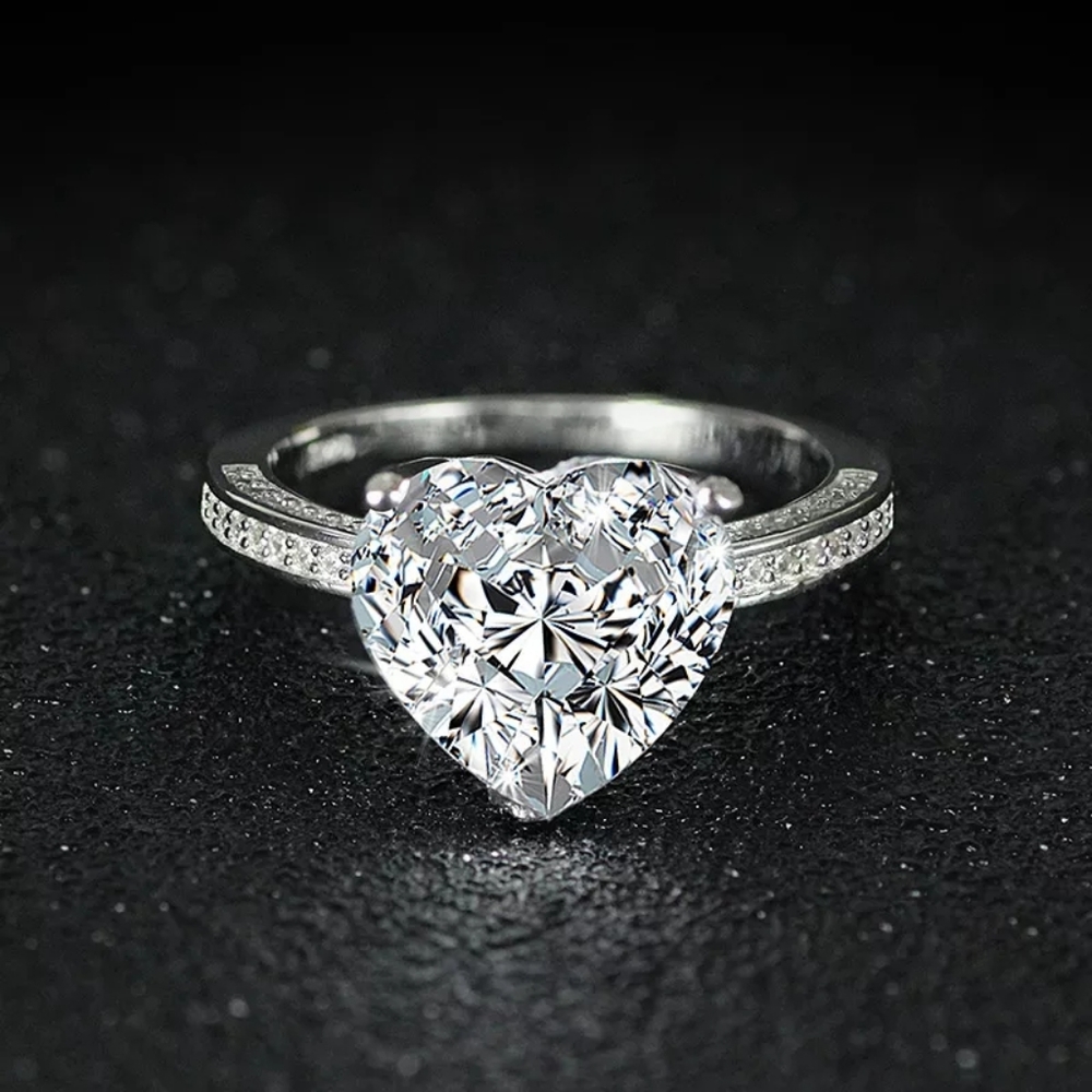 Gorgeous Heart Diamond Ring